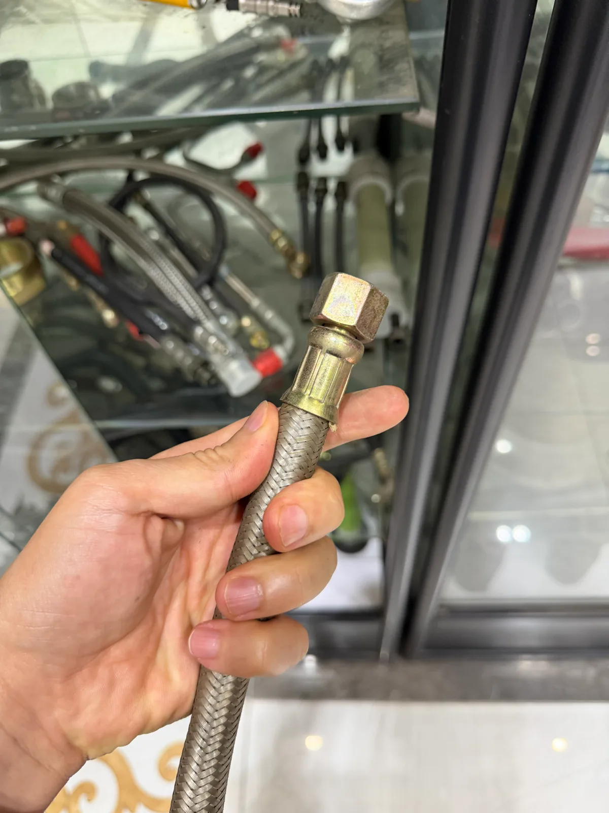 手持金属编织软管与六角接头成品