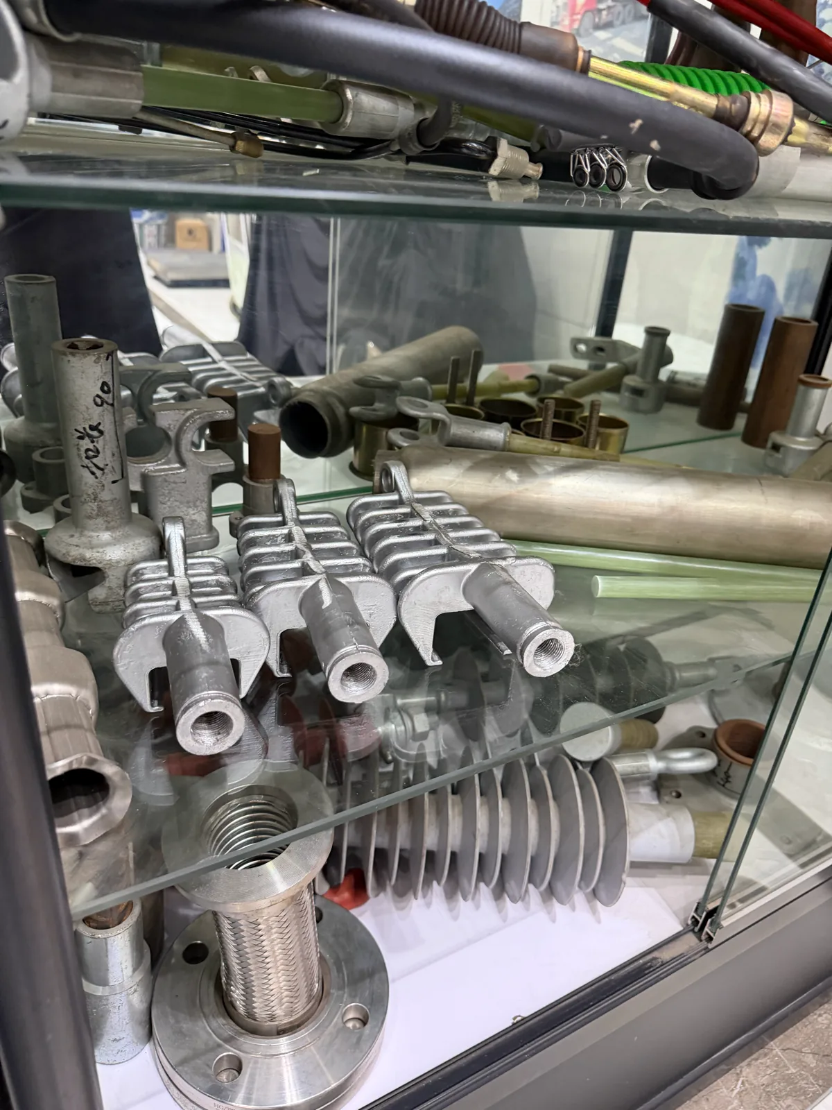 液压胶管金属接头和压管应用样品陈列